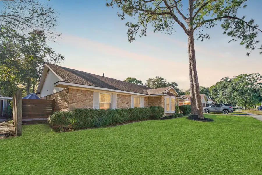 5919 Lattimer Drive, Houston, TX 77035 - Image #2
