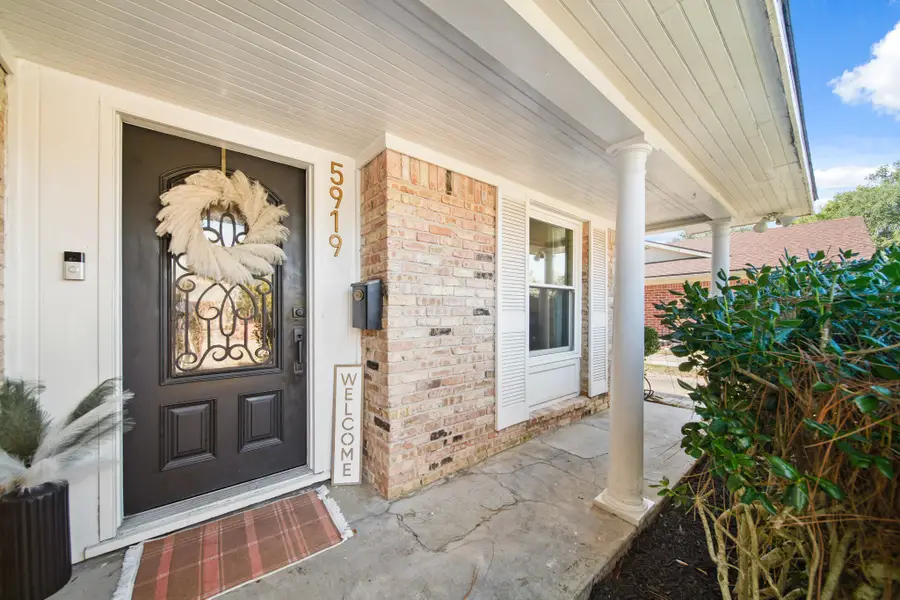 5919 Lattimer Drive, Houston, TX 77035 - Image #3