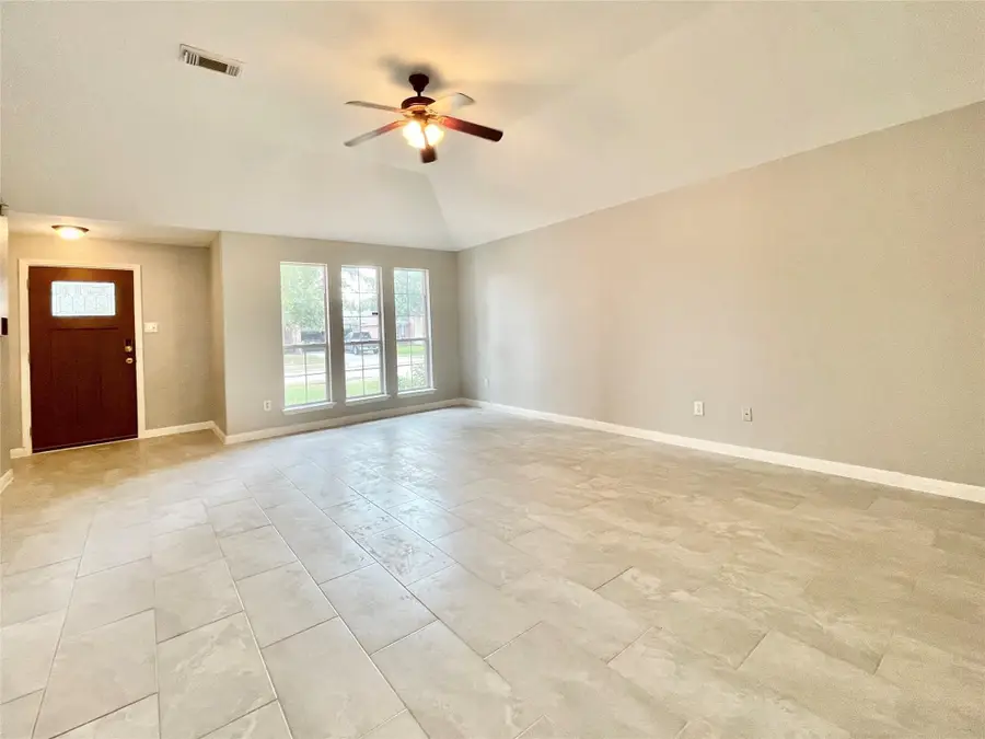 10422 Iris Lake Court, Houston, TX 77070 - Image #2