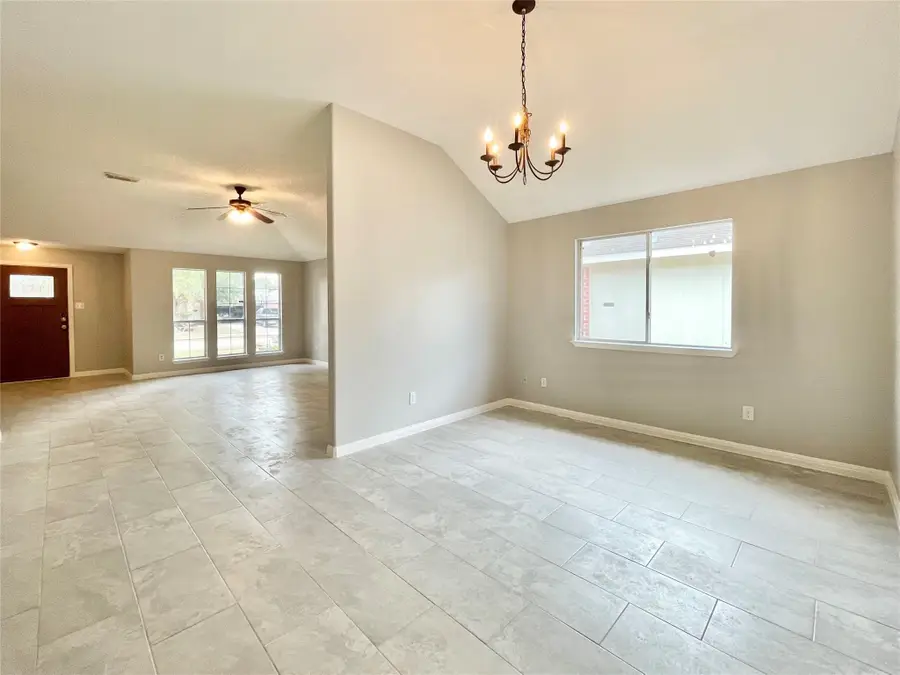 10422 Iris Lake Court, Houston, TX 77070 - Image #3
