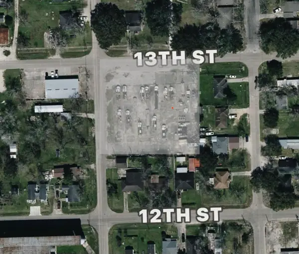 2402 13th Street, Bay City, TX 77414