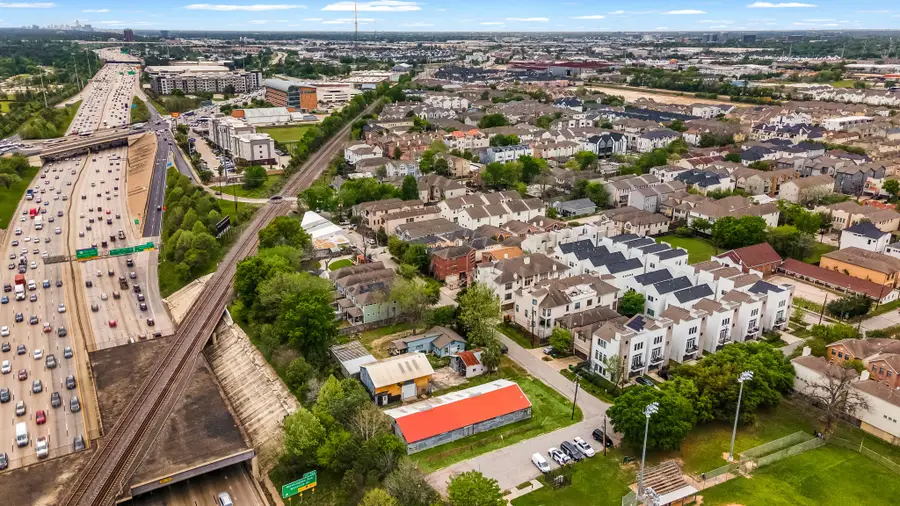 5703 Cornish Street, Houston, TX 77007 - Image #2