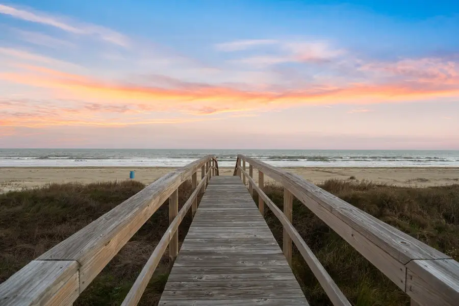 19023 Kahala Drive E, Galveston, TX 77554 - #3