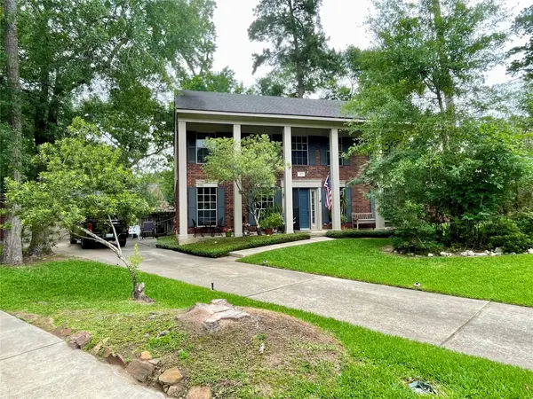 123 W Trillium Court, The Woodlands, TX 77381