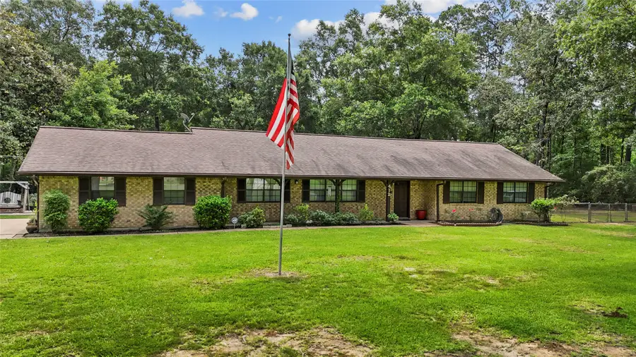 412 Commanche Trail, Wallisville, TX 77597 - Image #2