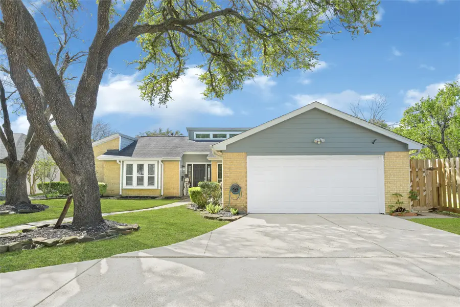 6119 Hummingbird Street, Houston, TX 77096 - #2