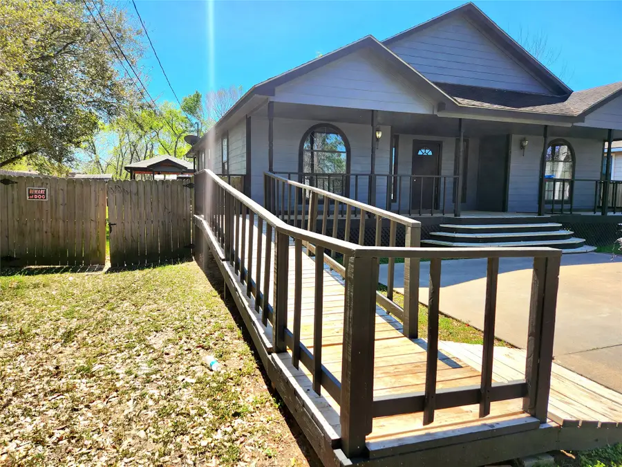 1011 W 5th Street, El Campo, TX 77437 - #2