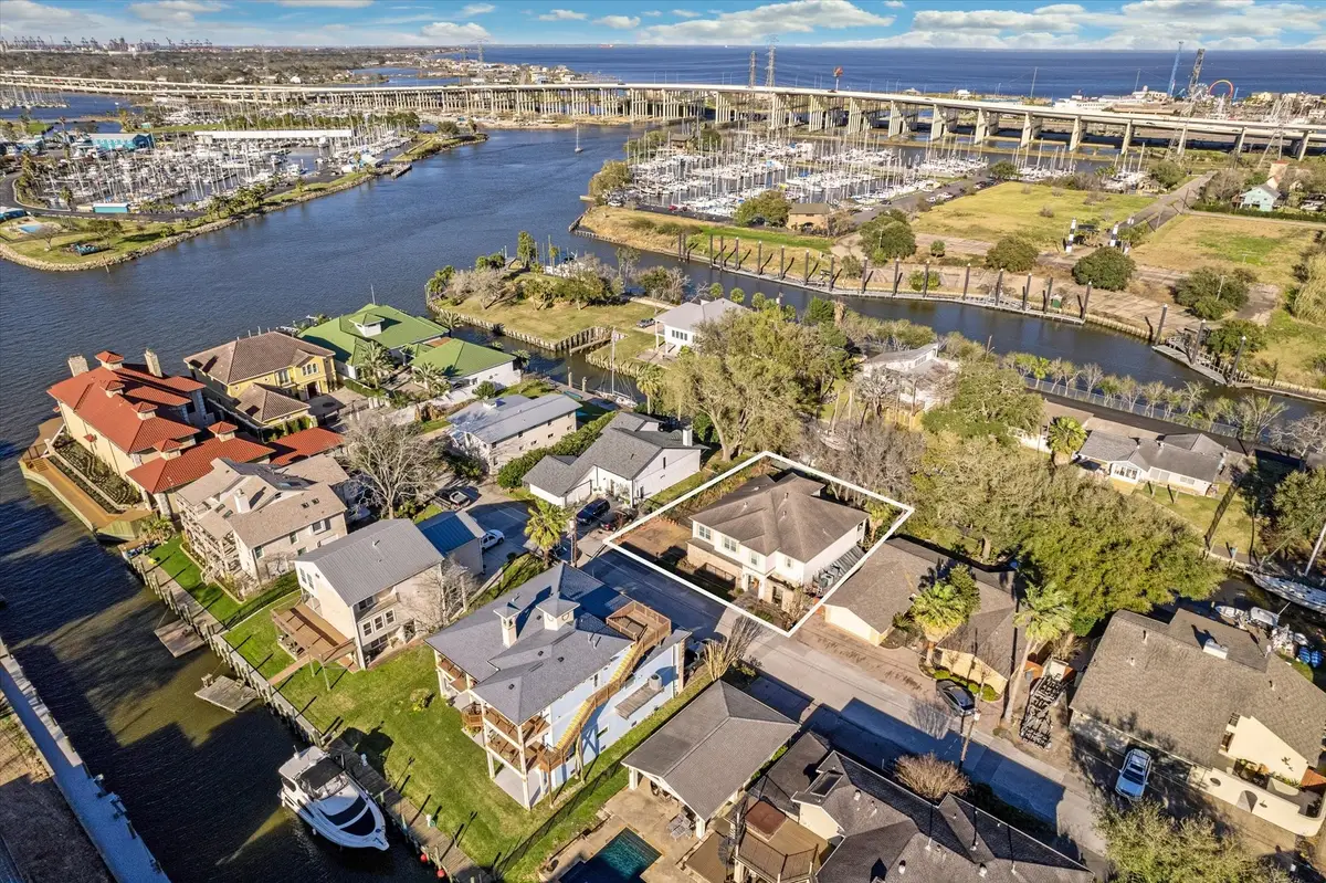 5 Harbor Lane, Kemah, TX 77565 - #1