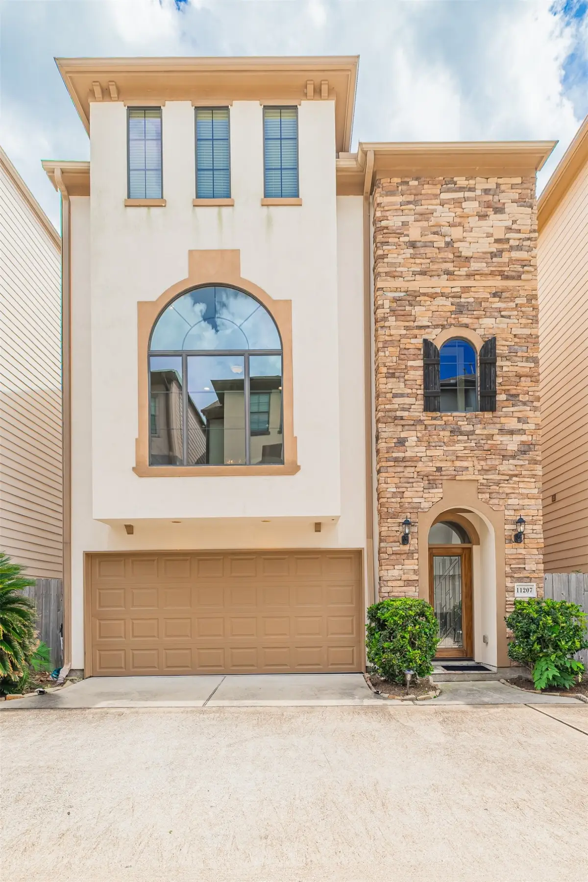 11207 Tramonto Drive, Houston, TX 77042 - #1