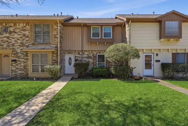 1512 S 8th Street, La Porte, TX 77571