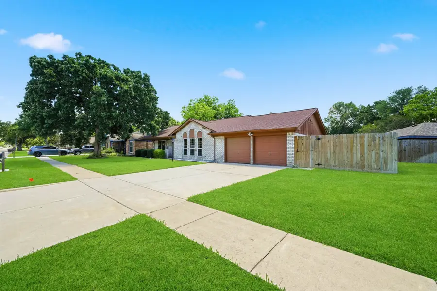 13703 Fernhill Drive, Sugar Land, TX 77498 - #2