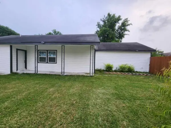 431 14th Avenue N, Texas City, TX 77590 - #3