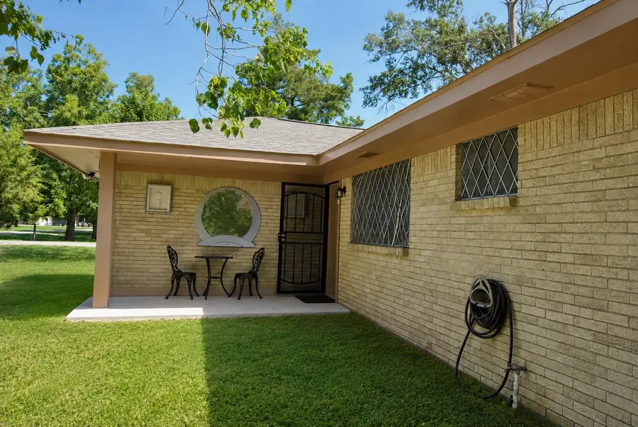 3811 Cedar Street, Damon, TX 77430 - #3