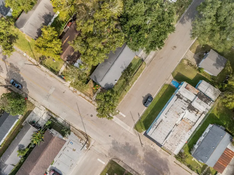 222 E James Street, Baytown, TX 77520 - Image #2