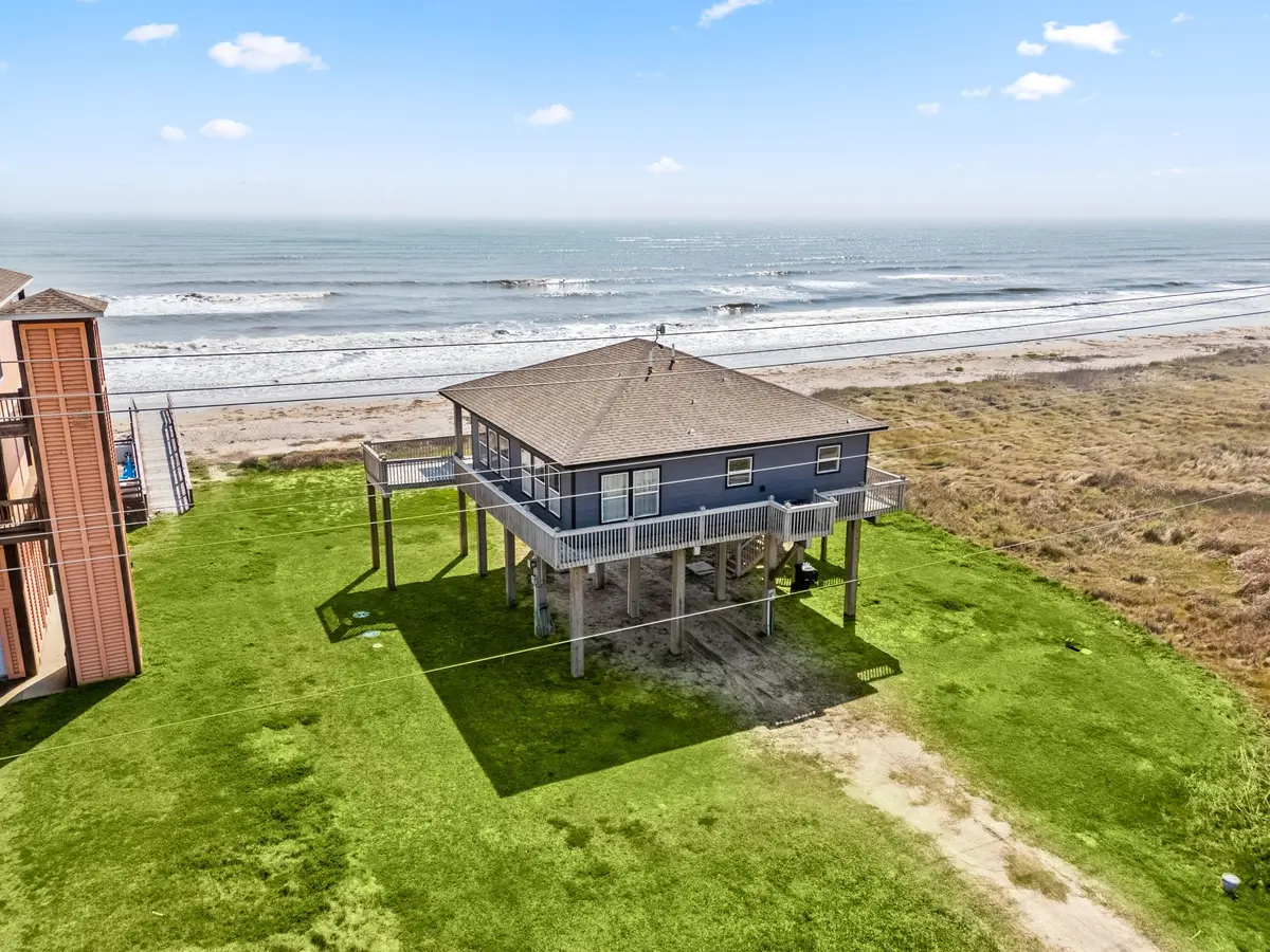 2416 Highway 87, Gilchrist, TX 77617 - #1