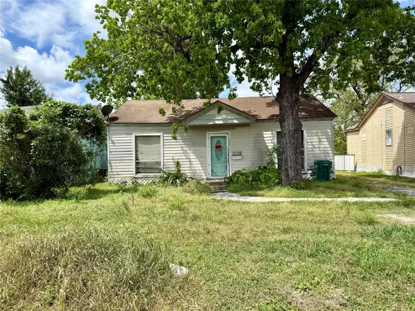 310 Center Street, Pasadena, TX 77506