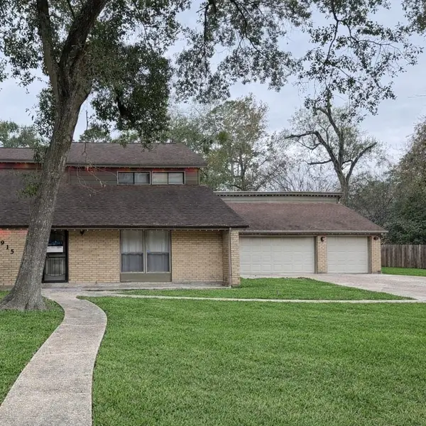 17915 Mossforest Drive, Houston, TX 77090