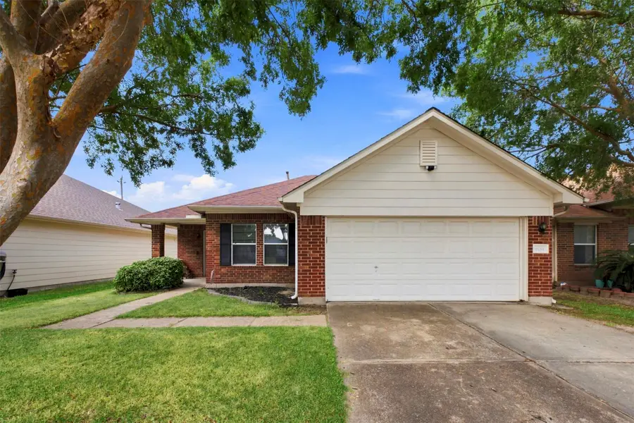 8011 Ginger Park Drive, Baytown, TX 77521 - #2