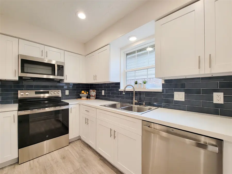 10703 Idlebrook Drive, Houston, TX 77070 - Image #2