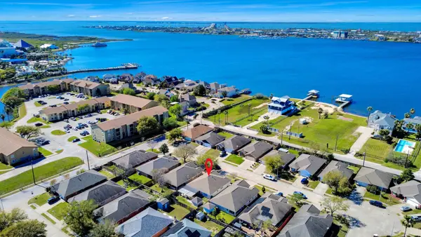 33 Clara Barton Lane, Galveston, TX 77551