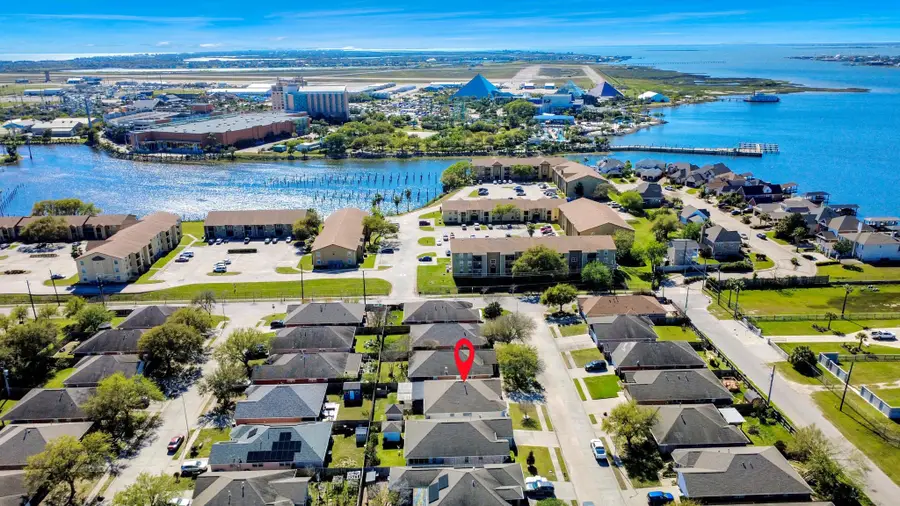 33 Clara Barton Lane, Galveston, TX 77551 - #2