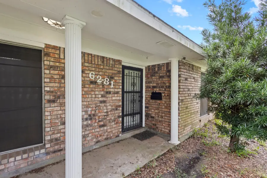 6281 25th St, Groves, TX 77619 - Image #3