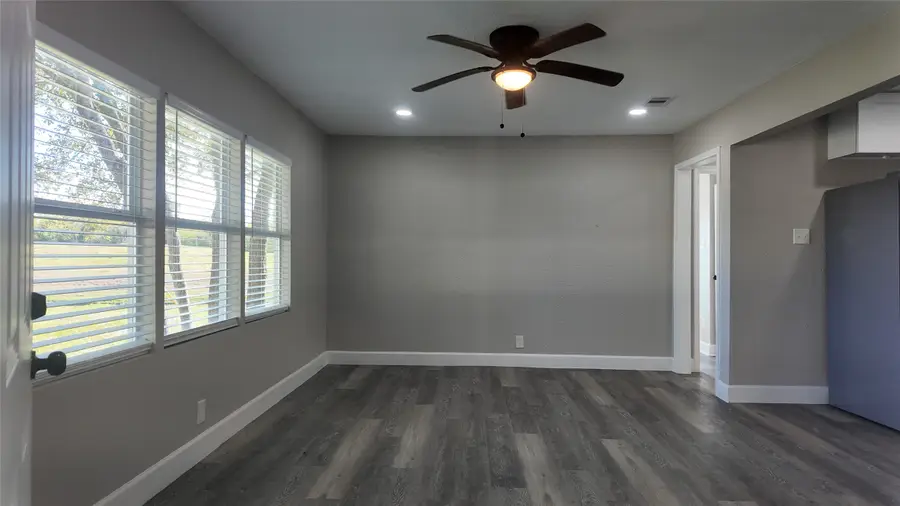 917 Temple Drive, Hitchcock, TX 77563 - #2