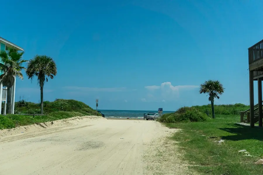 886 Sandollar, Crystal Beach, TX 77650 - #2