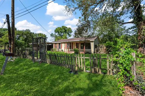 610 Edgar Street, Dayton, TX 77535