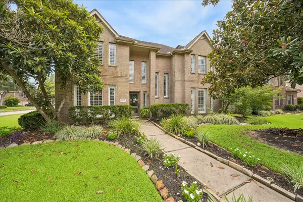 1402 N Pine Orchard Drive, Pearland, TX 77581