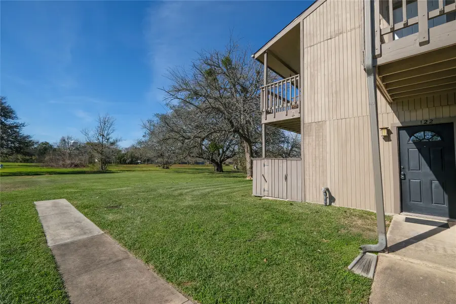 418 Garland Drive Drive #122, Lake Jackson, TX 77566 - Image #3