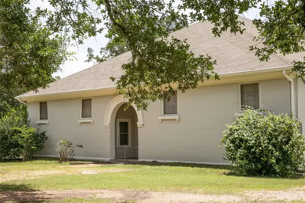 515 N Colorado Street, Burton, TX 77835