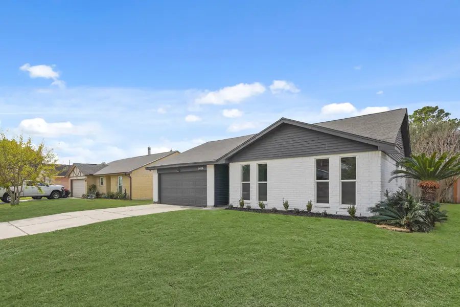 2015 Ridge Hollow Drive, Houston, TX 77067 - Image #2