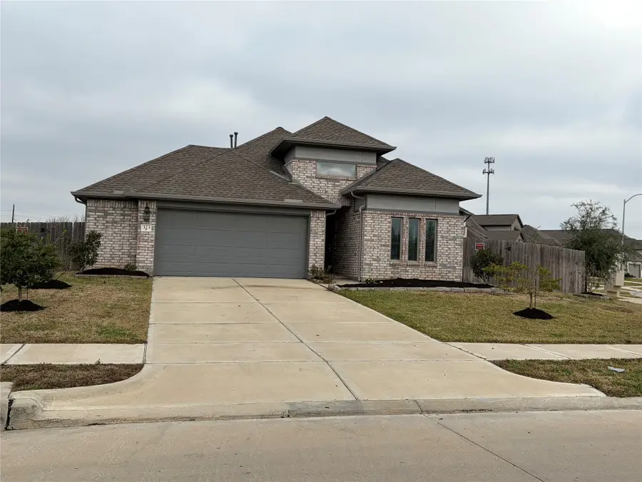 323 Avenue B, Richmond, TX 77406 - Image #2