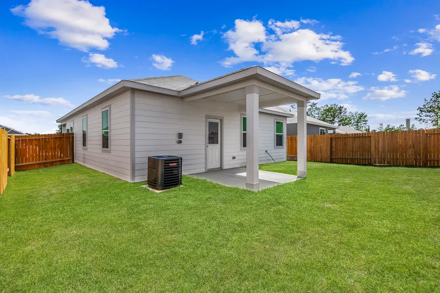 15838 Berry Hill Drive, Conroe, TX 77303 - Image #2