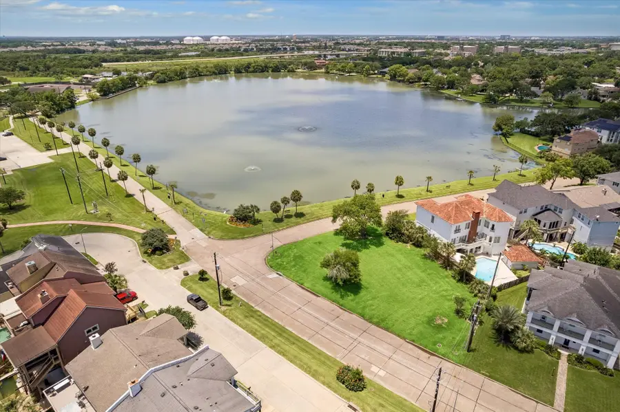 18743 Martinique Drive, Nassau Bay, TX 77058 - #2