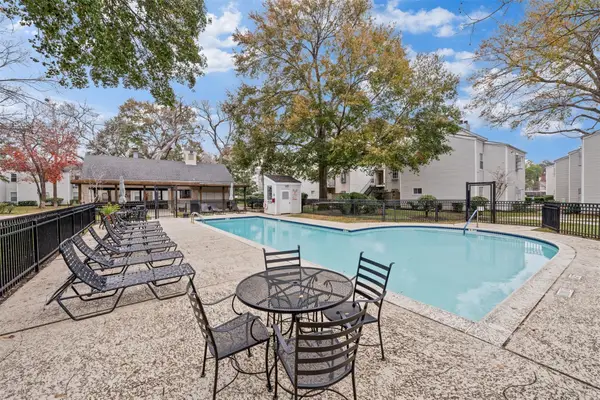 9809 Richmond Avenue #J1, Houston, TX 77042