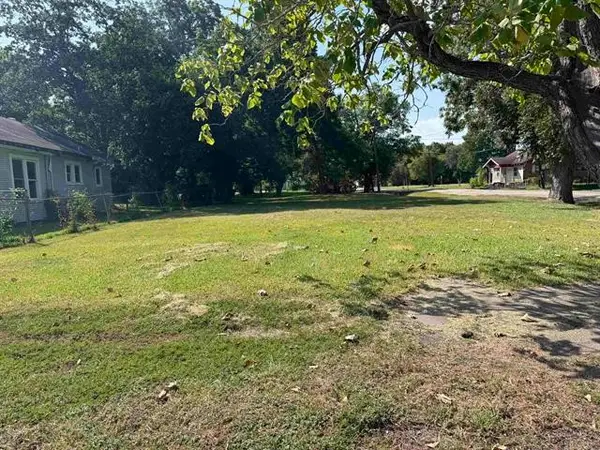 1747 10th Street, Port Arthur, TX 77640