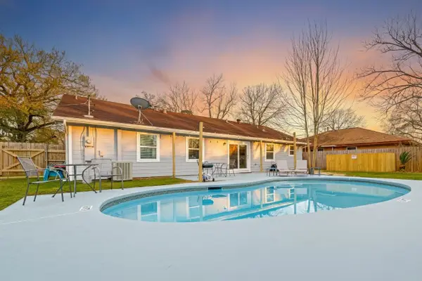 5330 Hialeah Drive, Houston, TX 77092