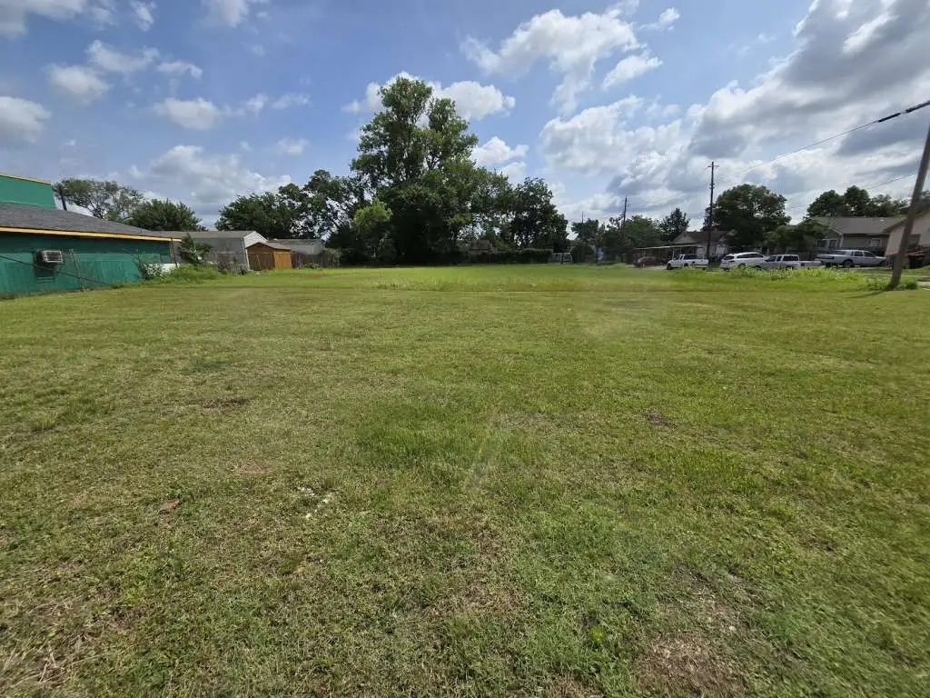 3102 Market Street, Baytown, TX 77520 - #1