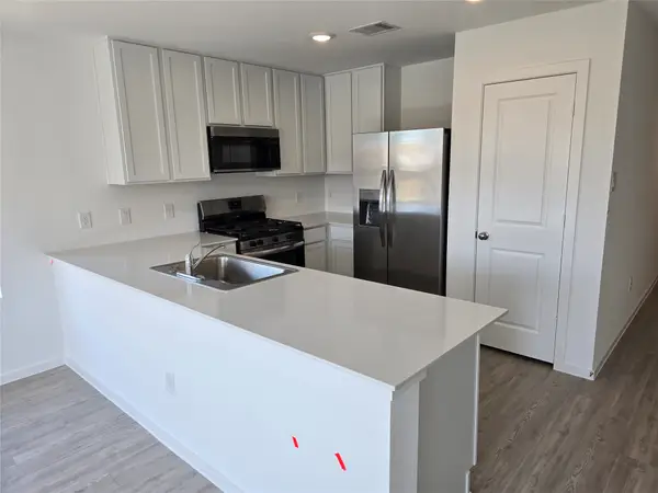 9507 Dazzling Tentacle Drive, Baytown, TX 77521