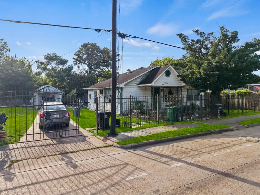 5604 Elysian Street, Houston, TX 77009 - #3