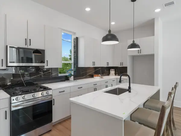 4710 Thornton Villas Lane, Houston, TX 77018