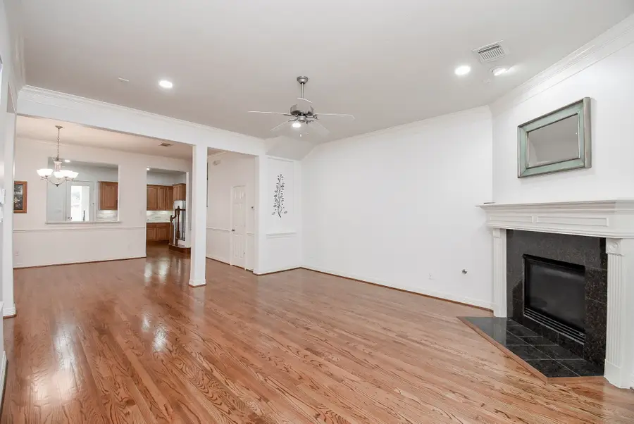 155 White Drive, Bellaire, TX 77401 - Image #2