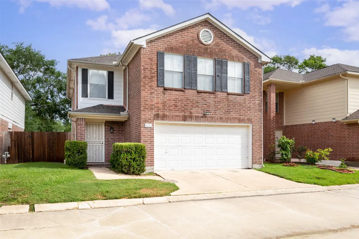 8252 Golf Green Circle, Houston, TX 77036 - #1