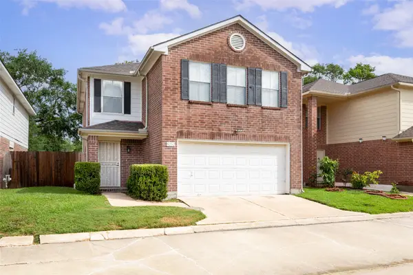 8252 Golf Green Circle, Houston, TX 77036