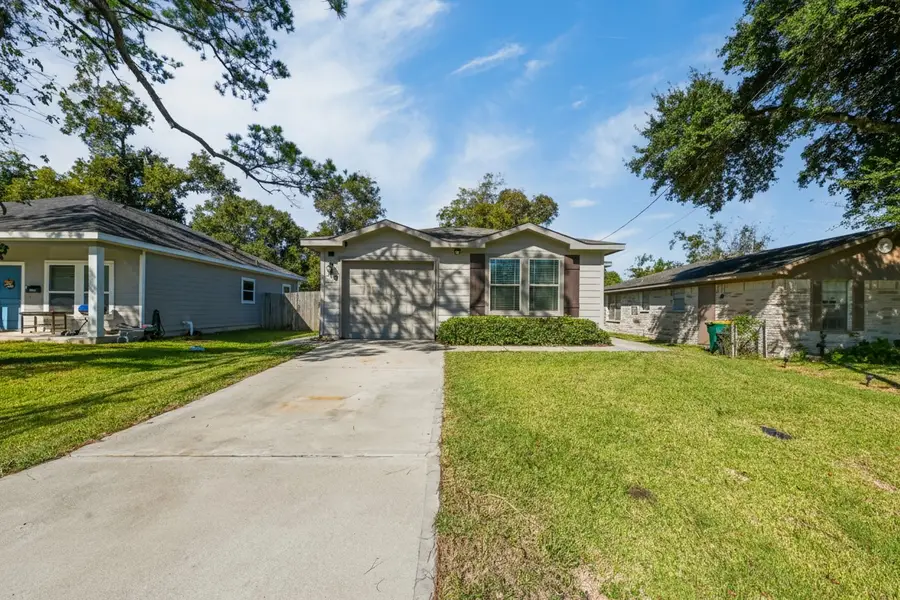 2026 Rosalee Street, La Marque, TX 77568 - Image #2