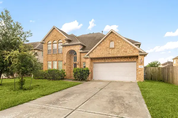 1818 Luminous Waters Lane, Rosharon, TX 77583