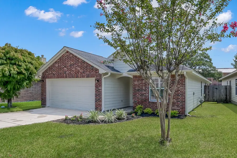 122 Snug Harbor Drive, Conroe, VT 77356 - Image #2