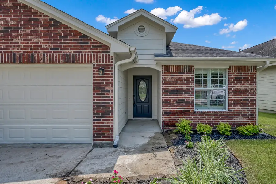 122 Snug Harbor Drive, Conroe, VT 77356 - Image #3